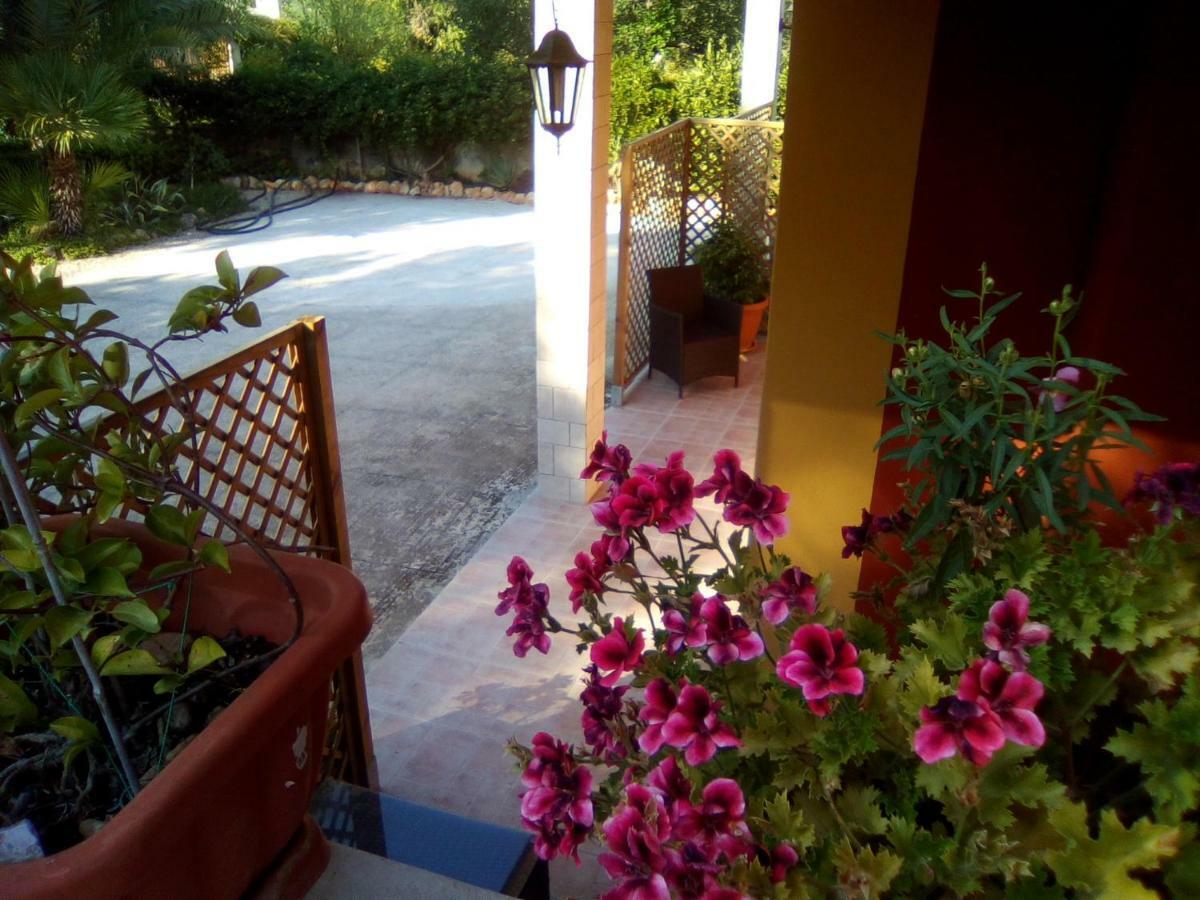 Bed and Breakfast Casa Te La Bradamante Magliano Екстер'єр фото