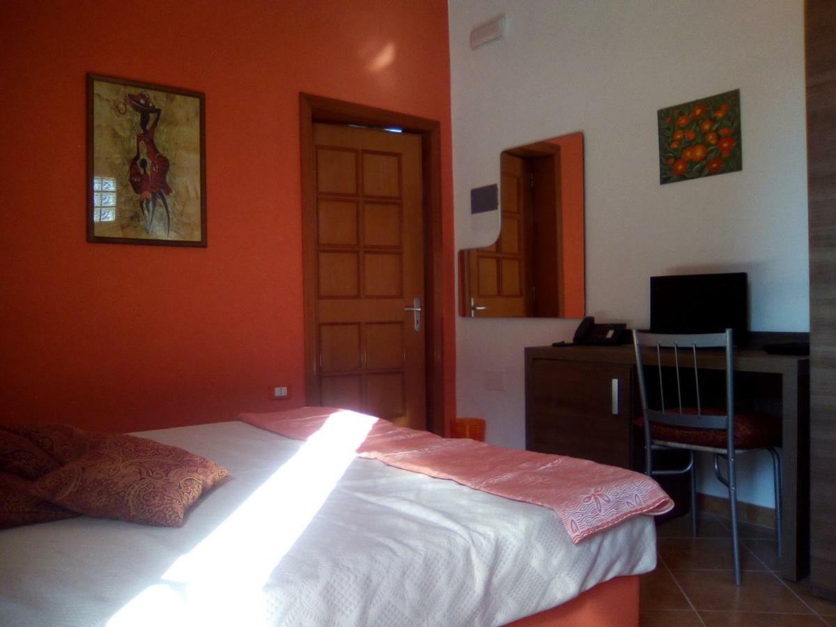 Bed and Breakfast Casa Te La Bradamante Magliano Екстер'єр фото